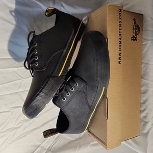 DR. MARTENS PRESSLER SHOE